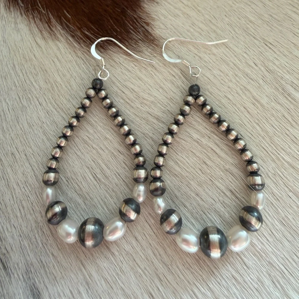❤️ 3mm-6mm Sterling Navajo Desert Pearls & Fresh Water Pearl Lt Weight Earrings